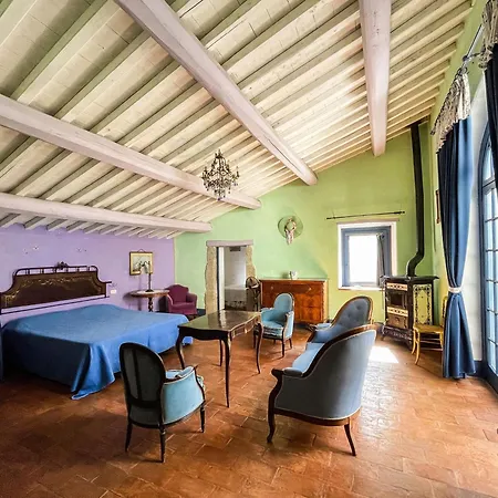 Villa Madeleine: Luxury In Italy