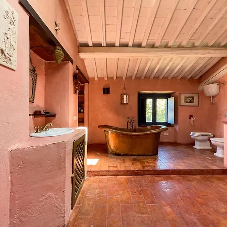 Madeleine: Luxury In Italy Villa *