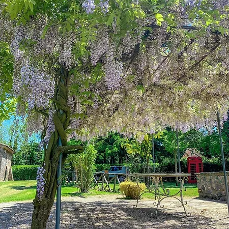 Madeleine: Luxury In Italy * Castel Giorgio