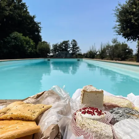 Madeleine: Luxury In Italy