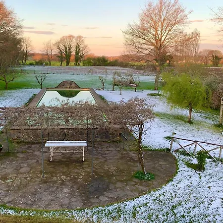 Madeleine: Luxury In Italy Castel Giorgio