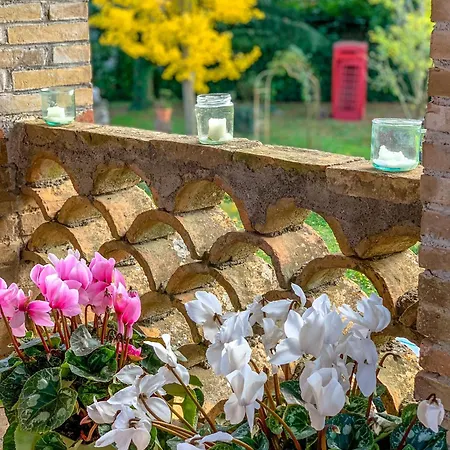 Madeleine: Luxury In Italy