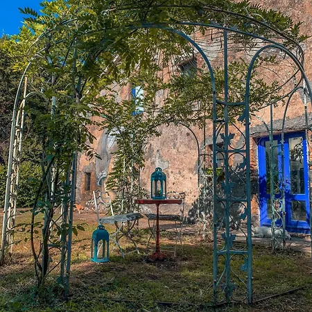 Madeleine: Luxury In Italy * Castel Giorgio