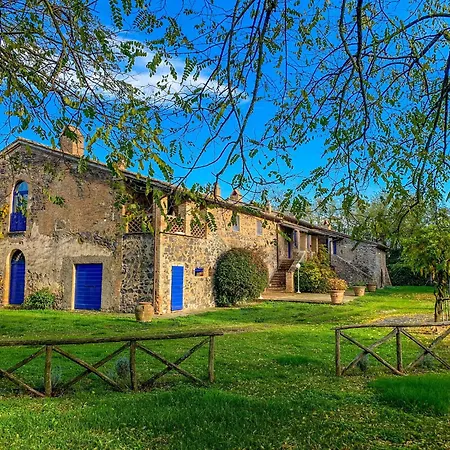 Madeleine: Luxury In Italy * Castel Giorgio