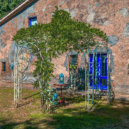 Madeleine: Luxury In Italy * Castel Giorgio